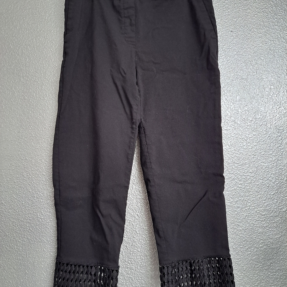 Zac & Rachel Black Lattice Capris  Size 6